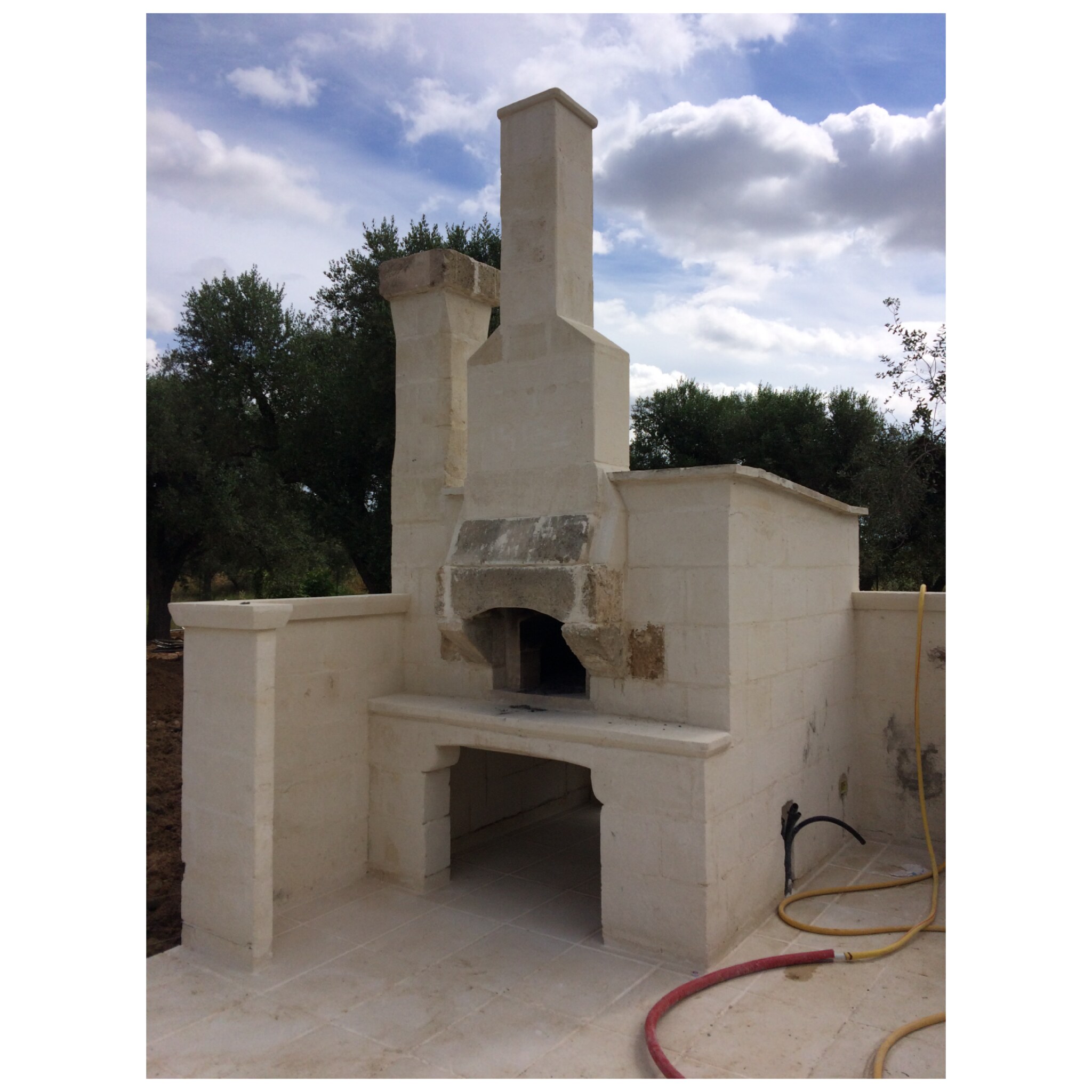 Villa storica: barbecue in pietra su misura